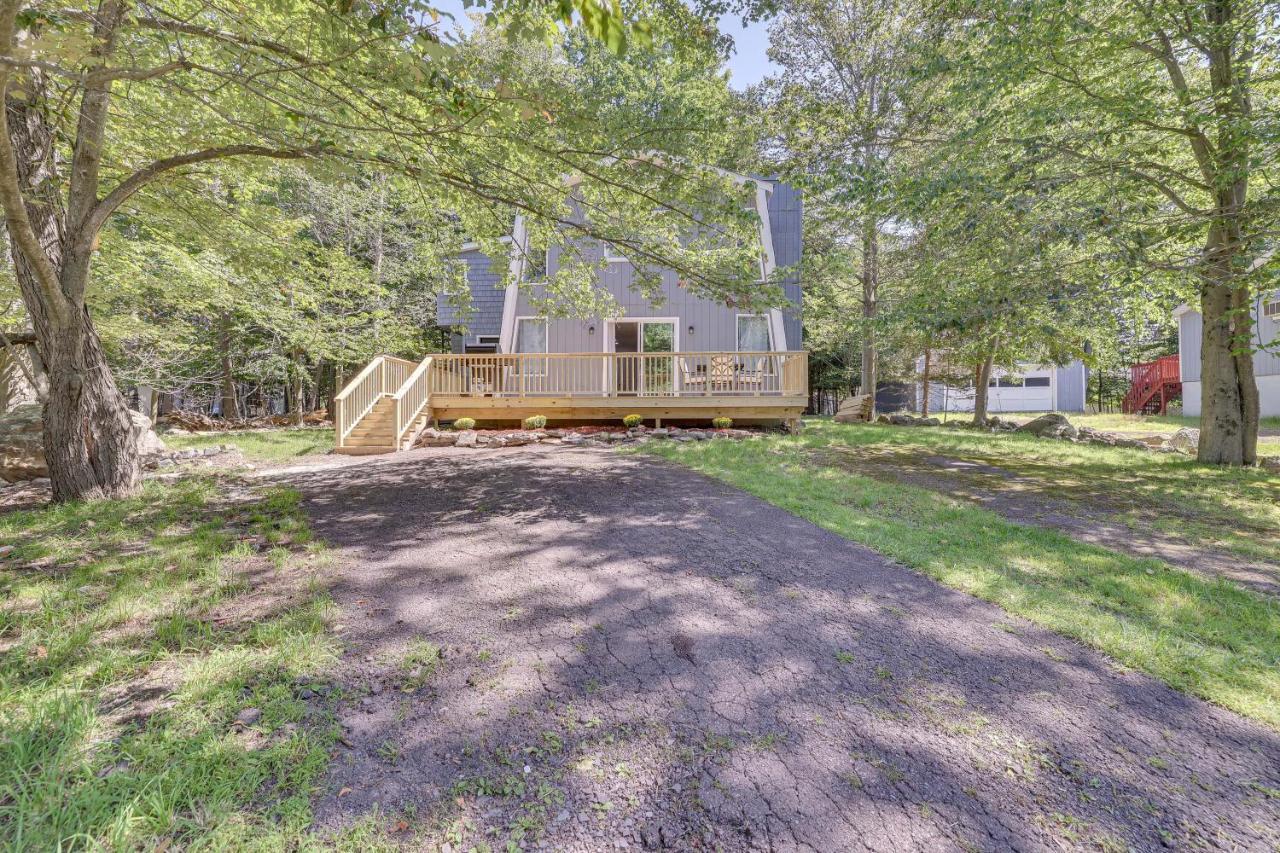 Charming Poconos House With Deck Community Perks! *