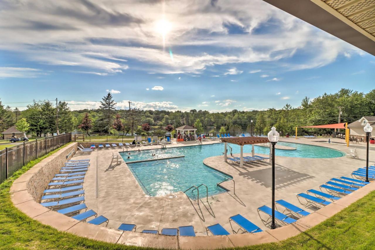 Charming Poconos House With Deck Community Perks! * Tobyhanna